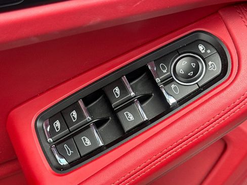 Used 2021 Porsche Macan Turbo AWD/4WD image 13