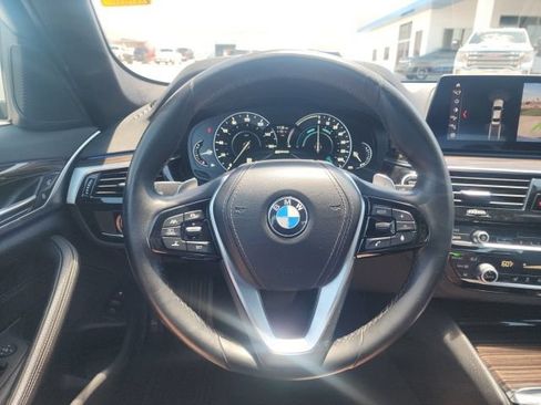 Used 2019 BMW 530e RWD image 31