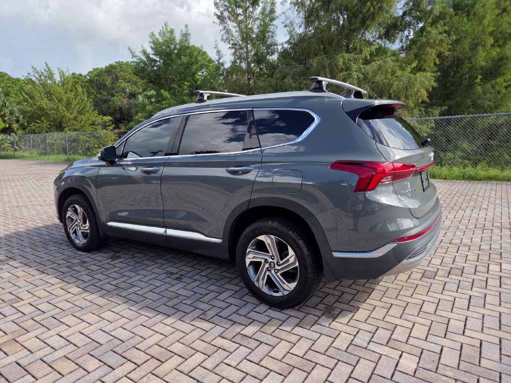 Used 2022 Hyundai Santa Fe SEL w/ Convenience + Premium Package AWD/4WD image 9