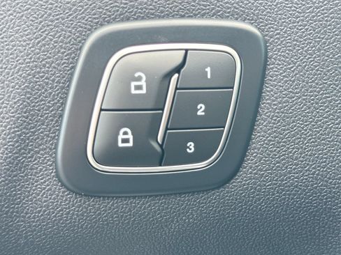Used 2025 Ford Escape Platinum AWD/4WD image 16