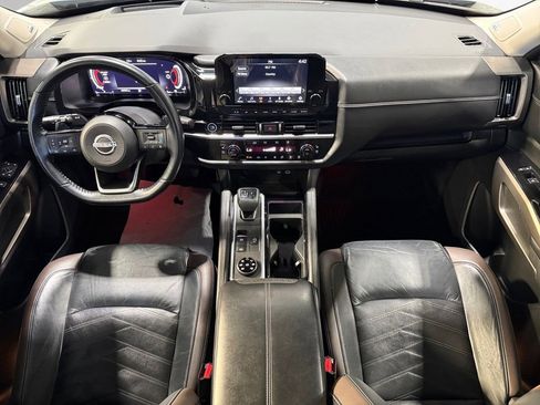 Used 2022 Nissan Pathfinder Platinum image 41