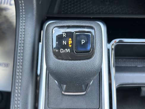 Used 2022 Nissan Pathfinder Platinum w/ Cargo Package AWD/4WD image 35