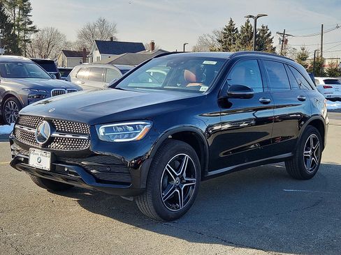 Used 2021 Mercedes-Benz GLC 300 4MATIC image 3