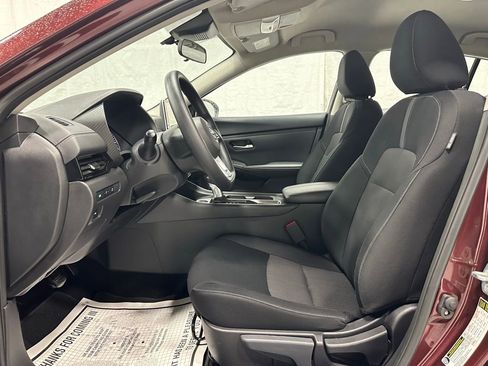 Used 2025 Nissan Sentra SV image 14
