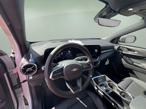 New 2026 Chevrolet Equinox LT w/ Convenience Package II image 10