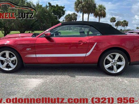 Used 2010 Ford Mustang GT Premium RWD image 4