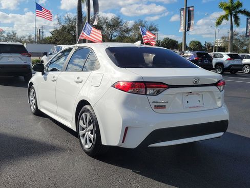 Used 2020 Toyota Corolla LE image 9