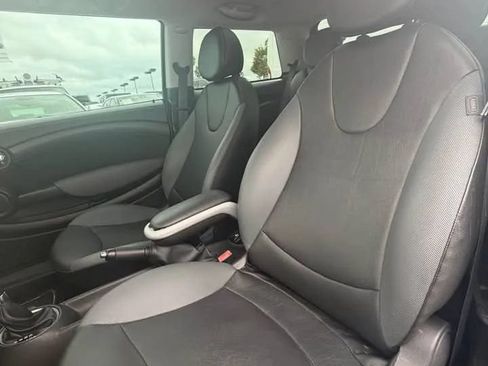 Used 2010 MINI Cooper Hardtop FWD image 7