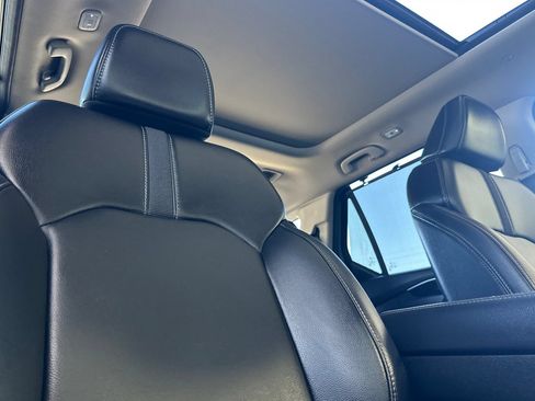 Used 2025 Honda Pilot Touring image 17