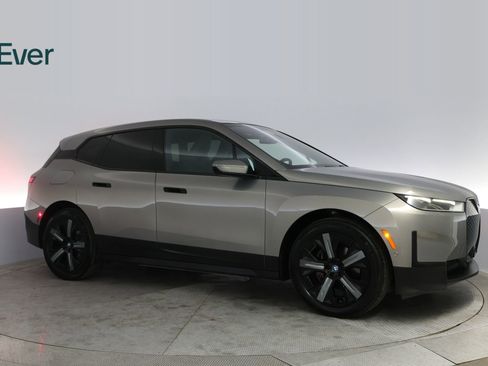 Used 2022 BMW iX xDrive50 w/ Convenience Package AWD/4WD image 14