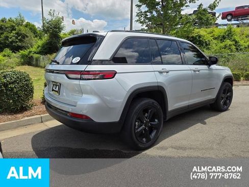 Used 2024 Jeep Grand Cherokee Altitude RWD image 22