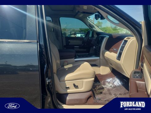 Used 2018 RAM 1500 Laramie w/ Convenience Group AWD/4WD image 20