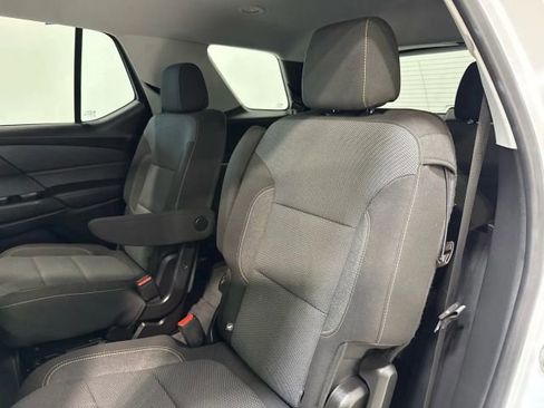 Used 2020 Chevrolet Traverse LT image 25