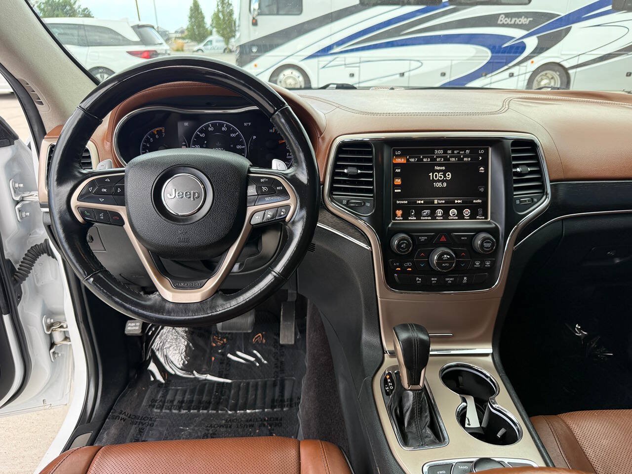 Used 2016 Jeep Grand Cherokee Summit w/ Platinum Series Group AWD/4WD image 32