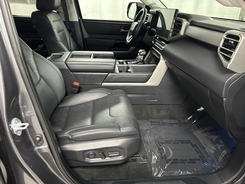 Used 2024 Toyota Tundra Limited AWD/4WD image 12