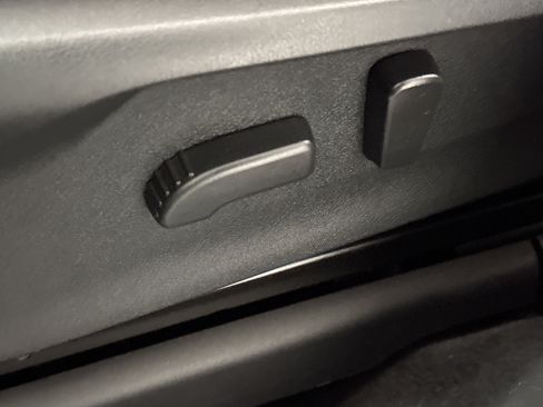 Used 2020 Subaru Ascent Premium w/ Convenience Package image 22