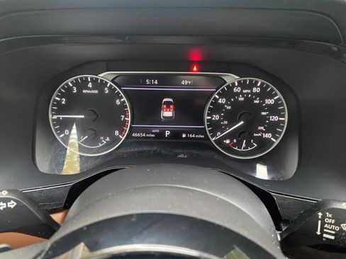 Used 2022 Nissan Pathfinder Platinum image 12