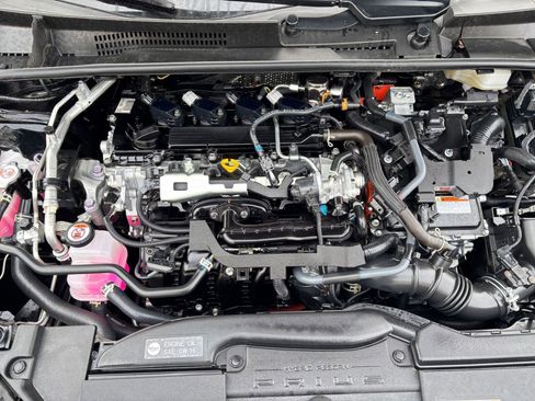 Used 2025 Toyota Prius LE image 30