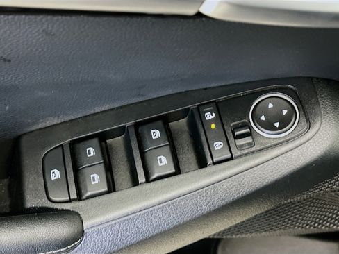 Used 2025 Kia Seltos S image 15