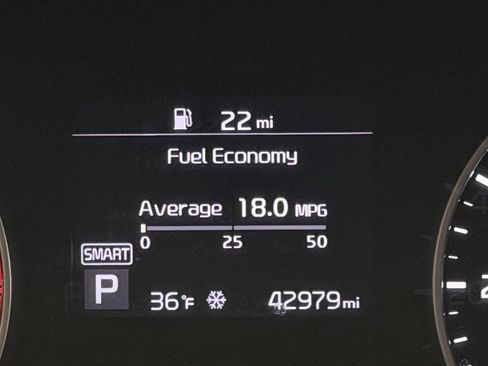 Used 2022 Kia Seltos EX image 32