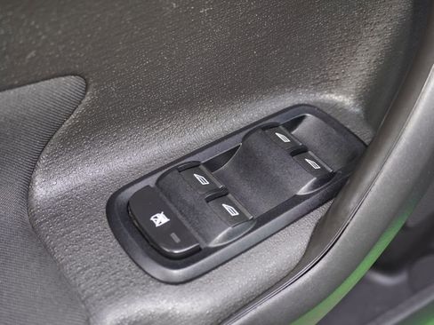 Used 2014 Ford Fiesta SE image 12