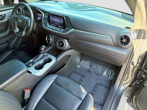 Used 2022 Chevrolet Blazer LT w/ Sound & Technology Package FWD image 13