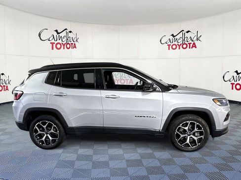 Used 2025 Jeep Compass Limited image 8