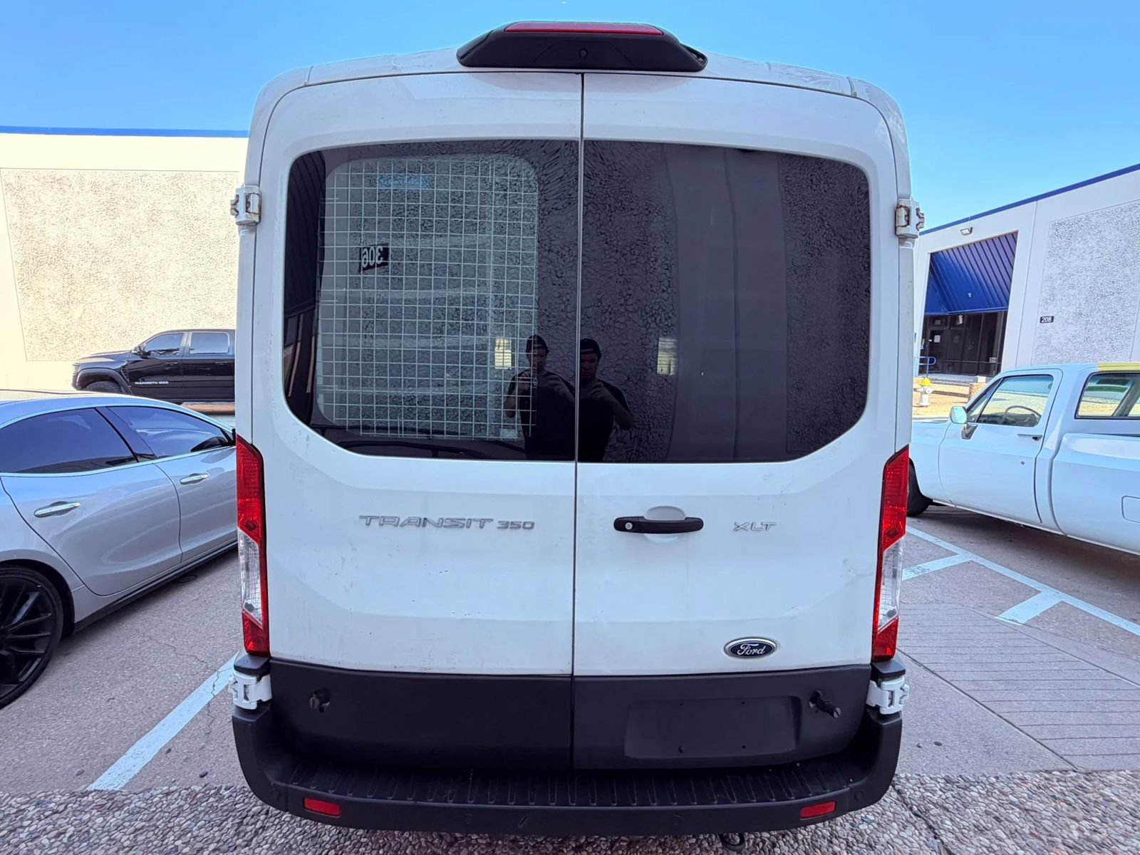 Used 2019 Ford Transit 350 148 Medium Roof RWD image 3