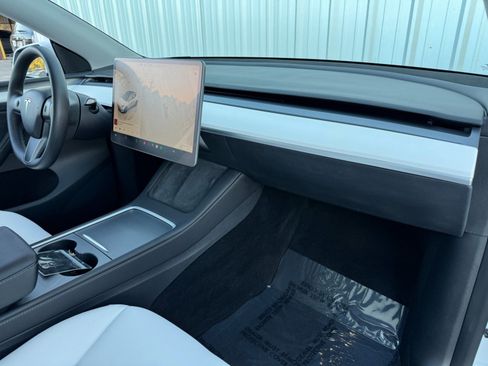 Used 2023 Tesla Model Y Performance image 15