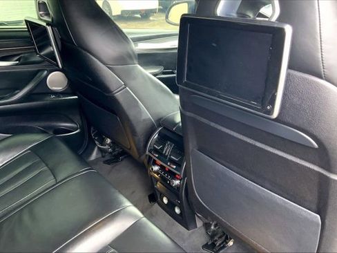 Used 2016 BMW X6 M image 25