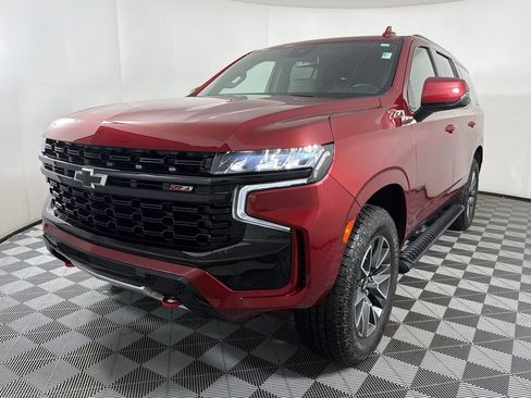 Used 2023 Chevrolet Tahoe Z71 w/ Luxury Package image 3