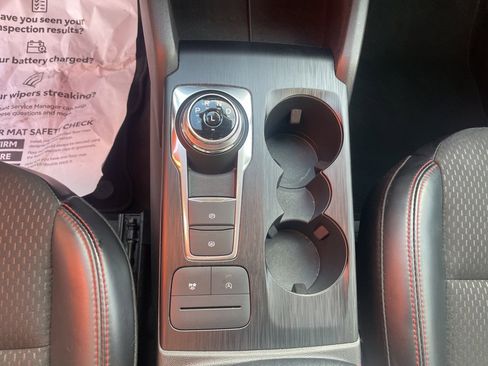 Used 2025 Ford Escape ST-Line Select image 19