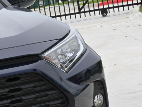 Used 2019 Toyota RAV4 XLE FWD image 10