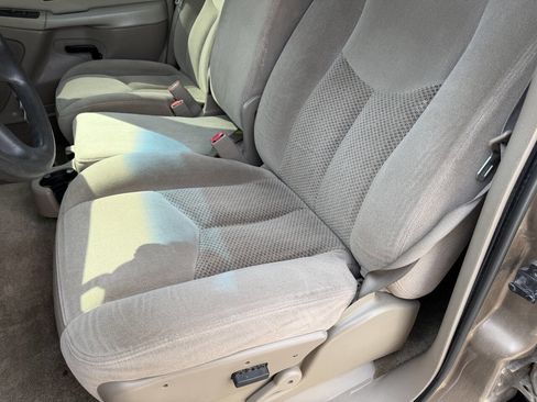 Used 2003 Chevrolet Suburban 2WD image 12