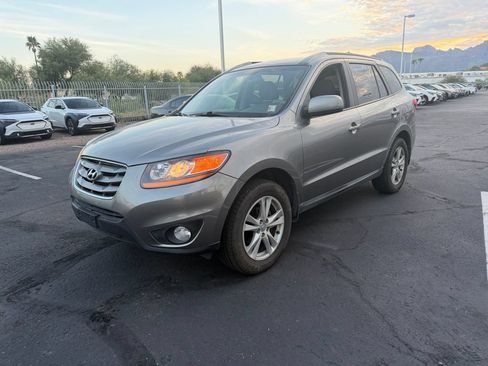 Used 2011 Hyundai Santa Fe SE FWD image 3