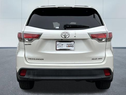Used 2016 Toyota Highlander XLE AWD/4WD image 4