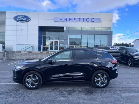 Used 2023 Ford Escape ST-Line w/ Tech Pack #1 AWD/4WD image 2