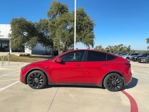 Used 2022 Tesla Model Y Performance image 3