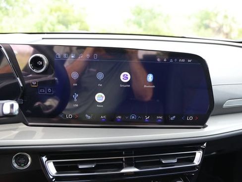 New 2026 Chevrolet Traverse LT w/ Driver Confidence Package FWD image 19