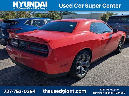 Used 2017 Dodge Challenger R/T RWD image 2