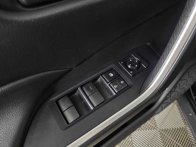 Used 2022 Toyota RAV4 LE AWD/4WD image 21