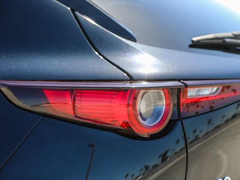 Used 2020 MAZDA CX-30 FWD w/ Premium Package image 9