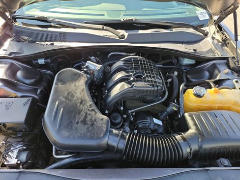 Used 2018 Chrysler 300 Touring w/ Chrome Appearance Package RWD image 23
