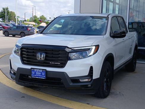 Used 2023 Honda Ridgeline Black Edition image 3