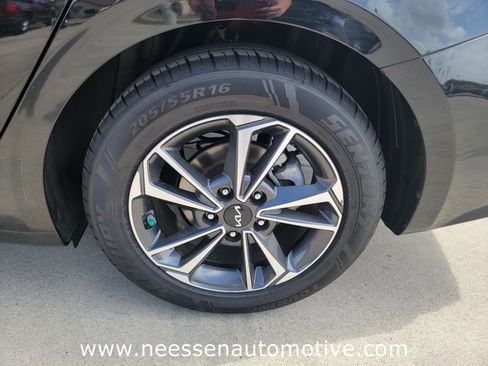 Used 2023 Kia Forte LXS w/ LXS Technology Package image 29