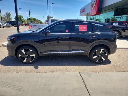 Used 2025 Nissan Kicks SR FWD image 4