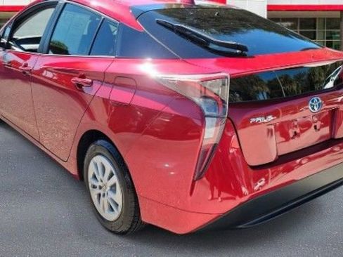 Used 2017 Toyota Prius One image 3