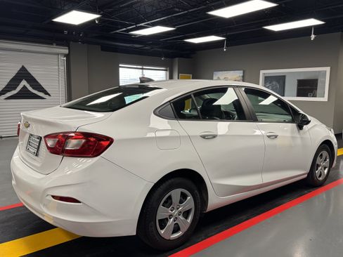 Used 2018 Chevrolet Cruze LS image 6