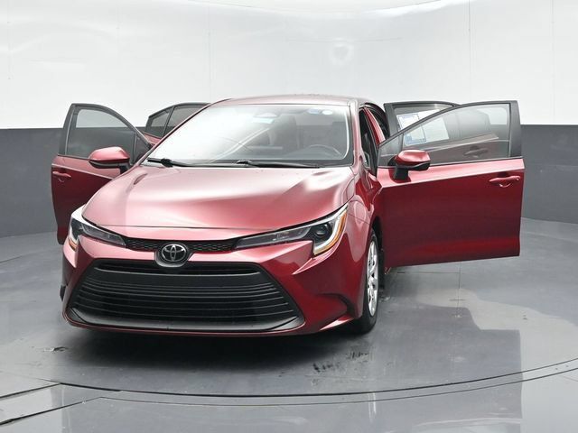 Used 2025 Toyota Corolla LE FWD image 59