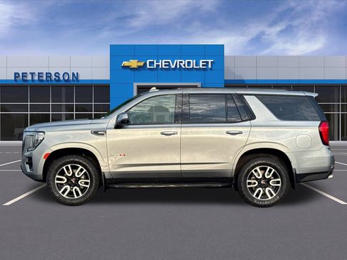 Used 2024 GMC Yukon AT4 w/ Technology Package AWD/4WD image 7